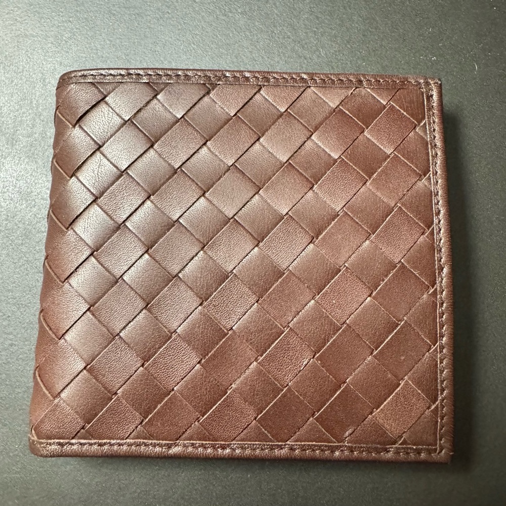 Men’s woven leather brown wallet
